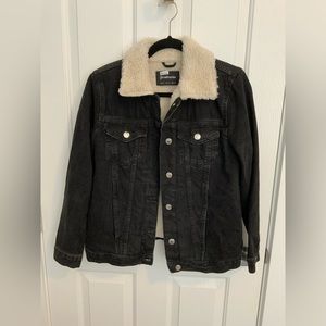 Jean jacket with Sherpa Collar